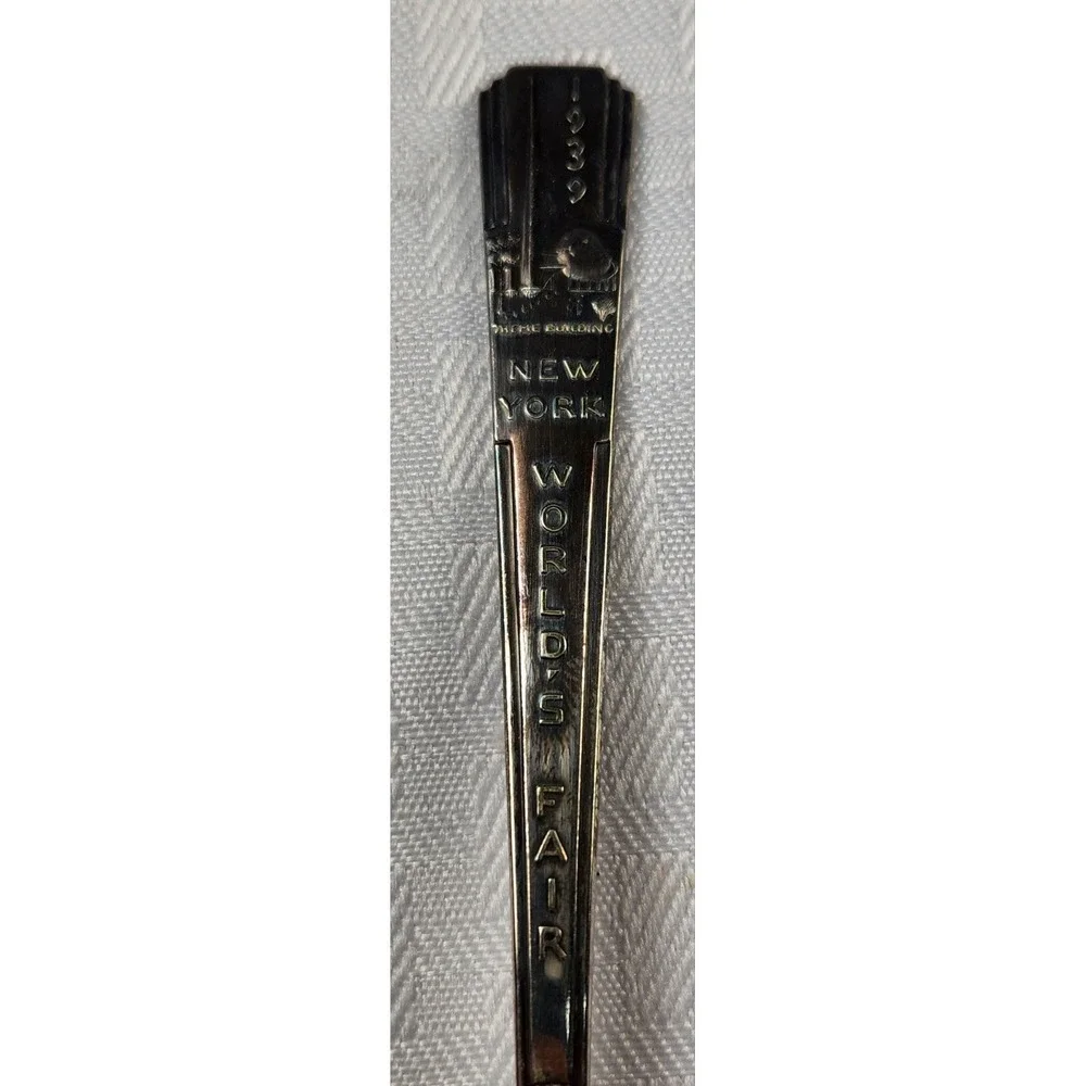 1939 New York World's Fair Silverplate spoon administration building Collectible